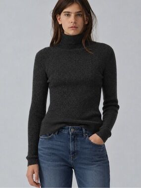 NWT Clichy Merino Wool Turtleneck Sweater Size Medium